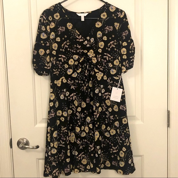 LC Lauren Conrad Dresses & Skirts - LC Lauren Conrad Women’s Petite Large Floral Dress